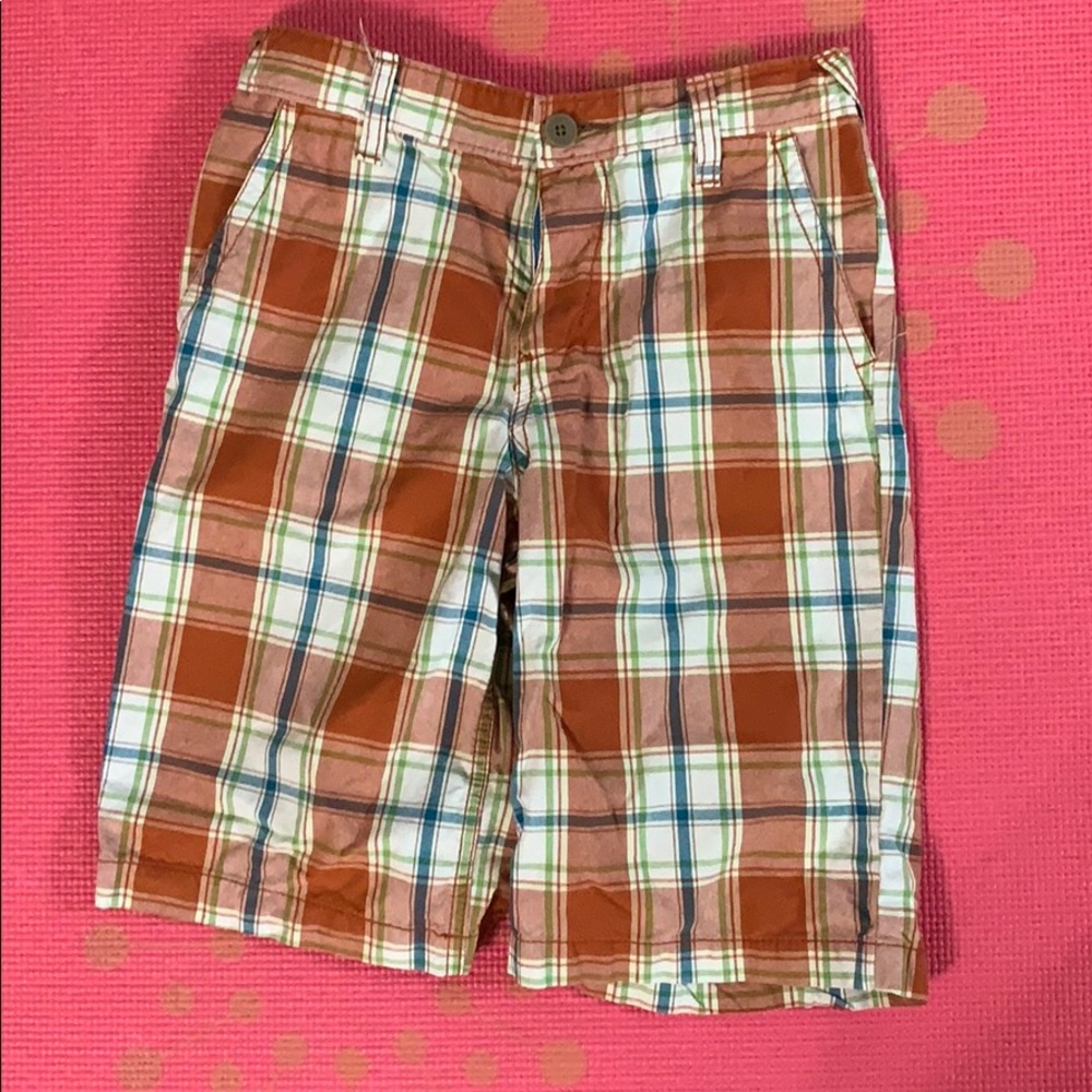 Old navy plaid shorts